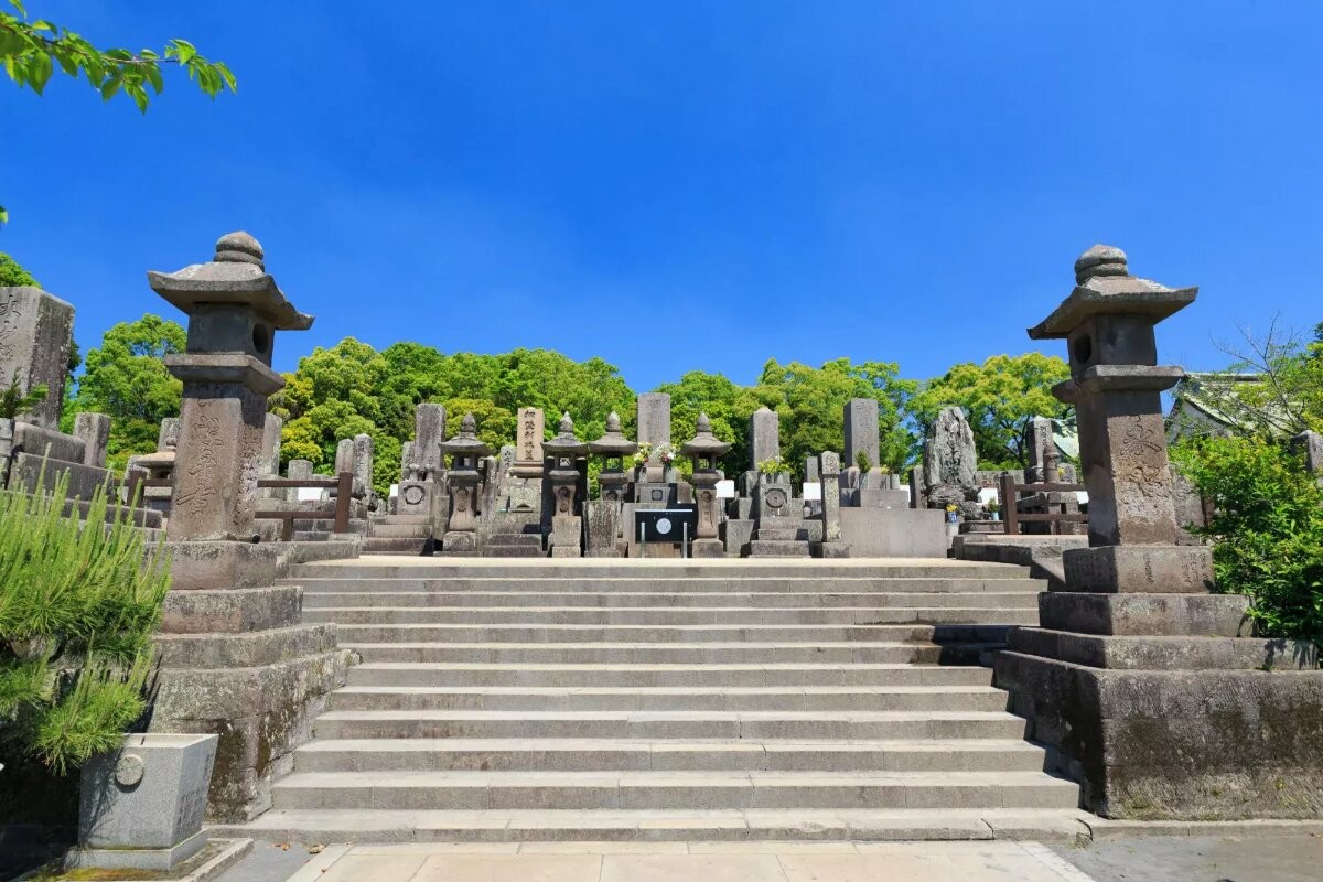 大阪、神戸、関西一円のお墓・霊園探しは有限会社石のいがやへ